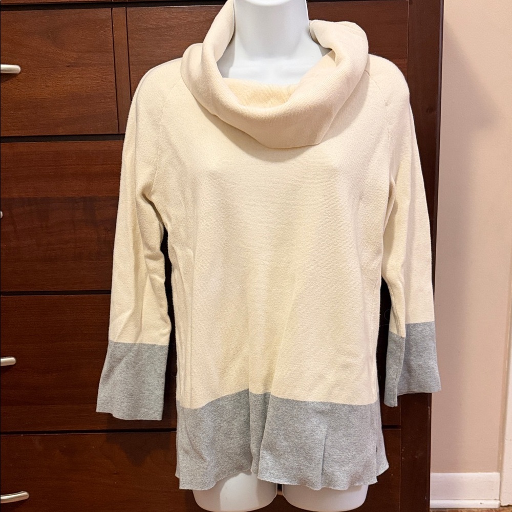 Cream and Gray Women's Sweater
